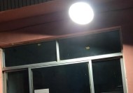 手机拍照如何避免拍到屏幕？有哪些技巧？