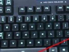 电脑显示器辅助瞄准镜关闭方法是什么？