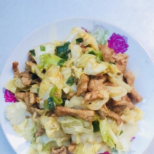品味美味，尽显独特——以莲花白的烹饪技巧（探寻莲花白的烹调之道）  第1张