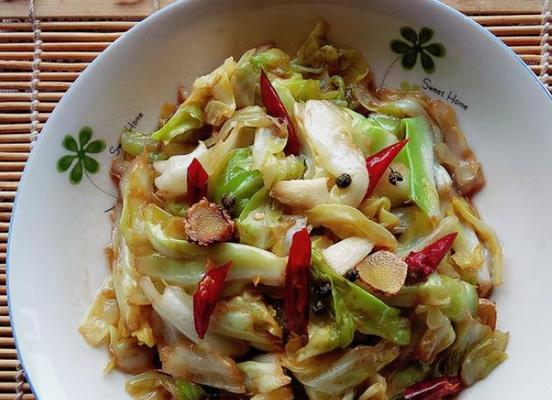 品味美味，尽显独特——以莲花白的烹饪技巧（探寻莲花白的烹调之道）  第3张