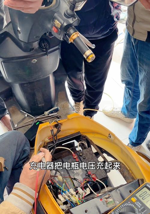 汽车杯载充电器的标准电压是多少？使用注意事项有哪些？  第1张