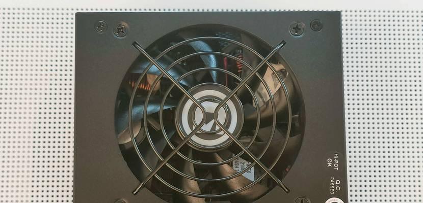 超频三红海700电源性能评价如何？  第3张