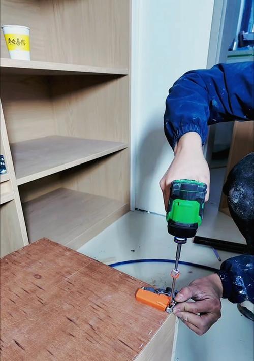 电脑桌抽屉安装步骤是什么？需要哪些工具？  第2张